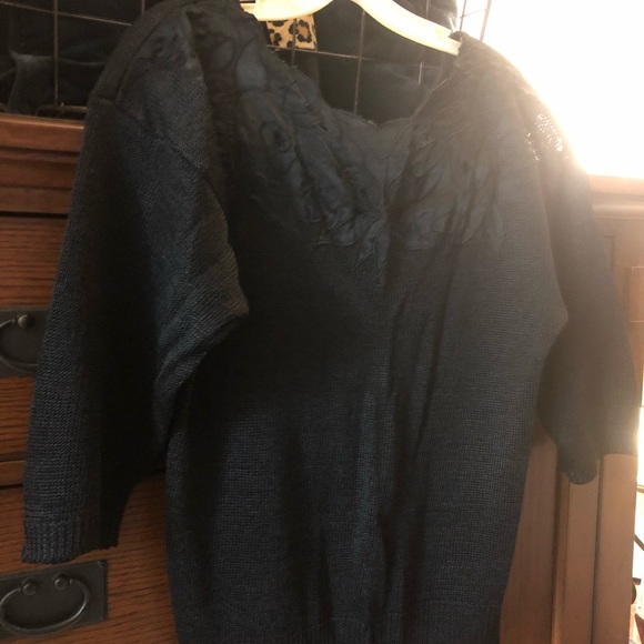 Uno & Una vintage sweater satin cut out flowers shiny knit v back elbow sleeves - Picture 9 of 12